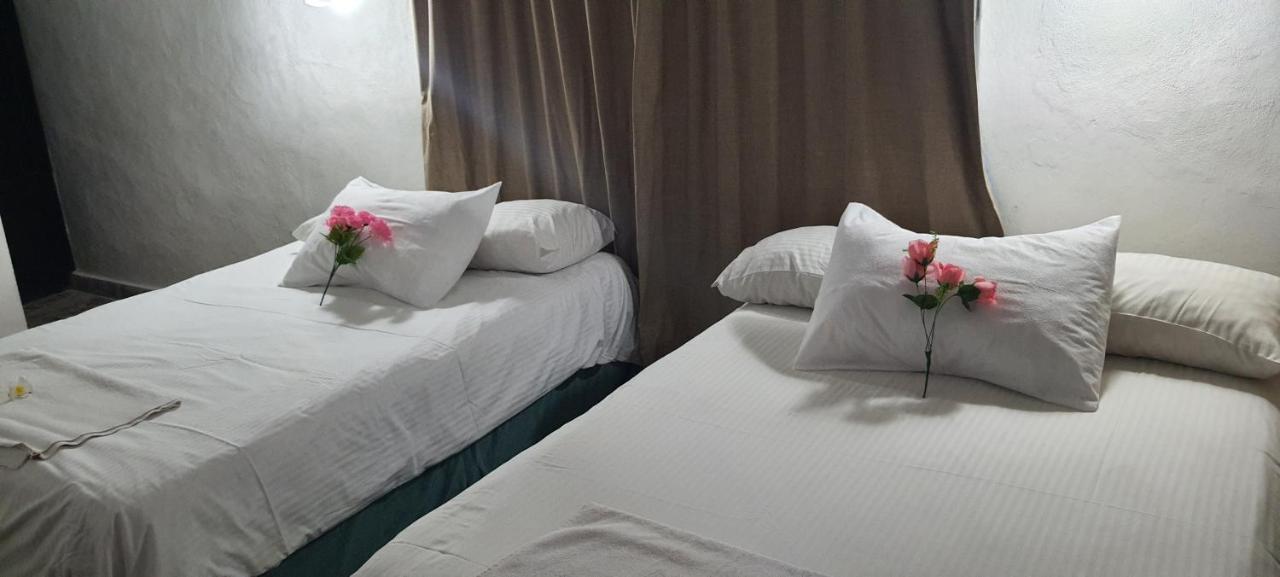Hotel Hermanos Aguilar Косумель Экстерьер фото