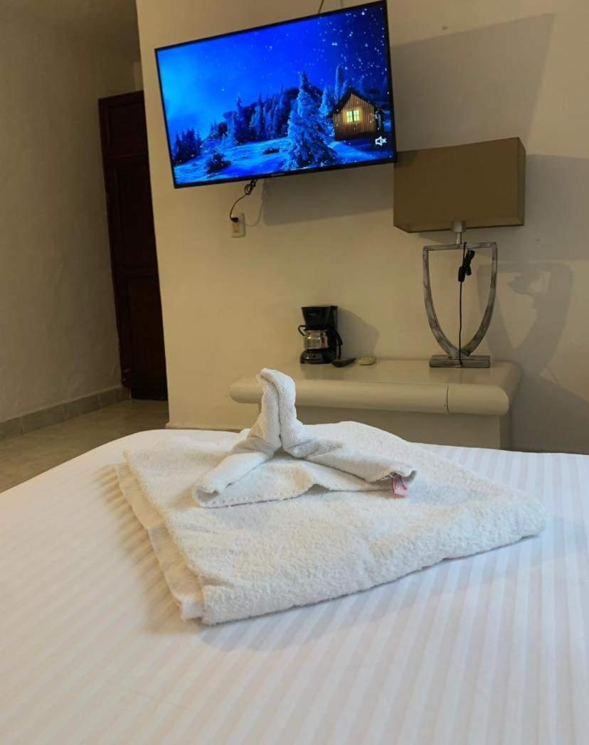 Hotel Hermanos Aguilar Косумель Экстерьер фото
